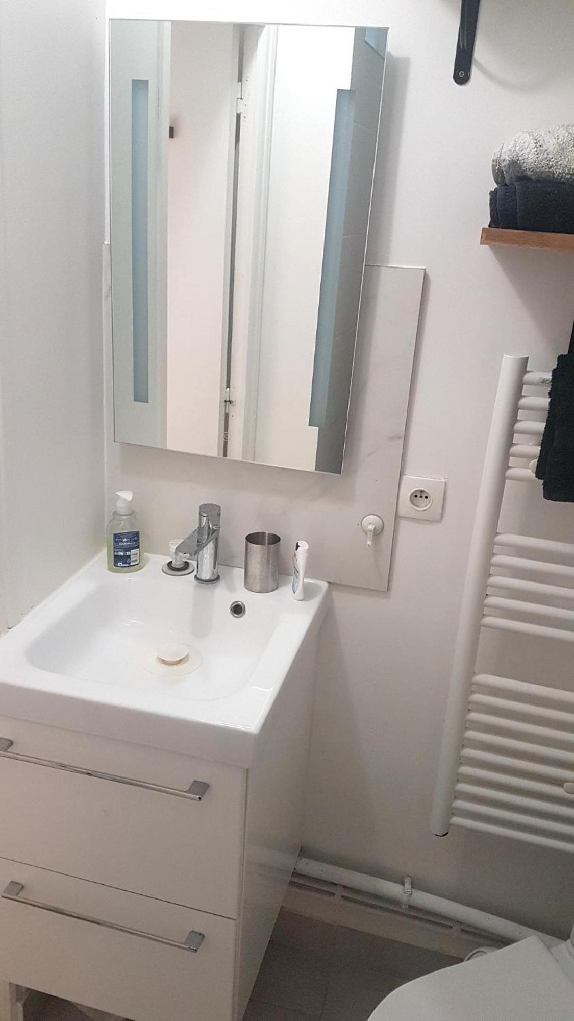 2 Pieces A Montmatre Apartment Paris